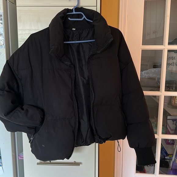 Size small puffer jacket, black, fits more like a medium. - Picture 1 of 1